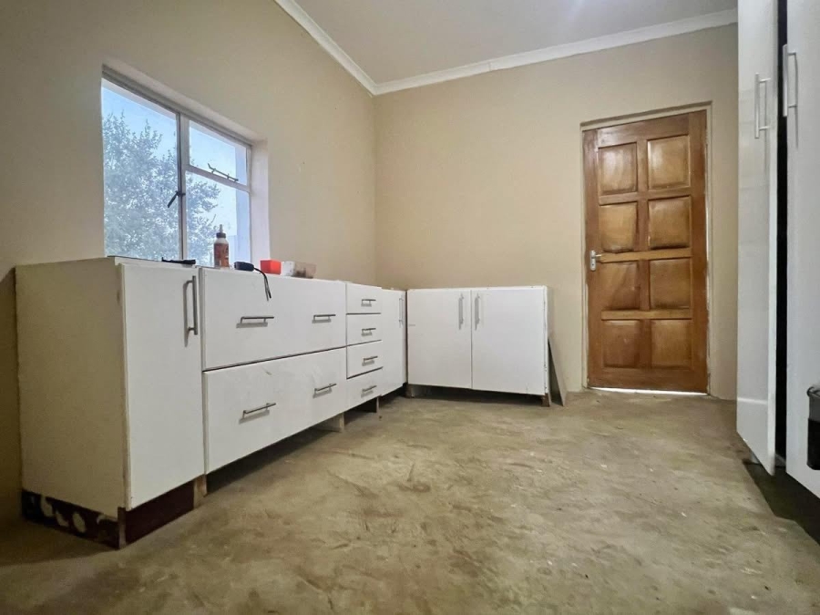 6 Bedroom Property for Sale in Wilgeboom A H North West